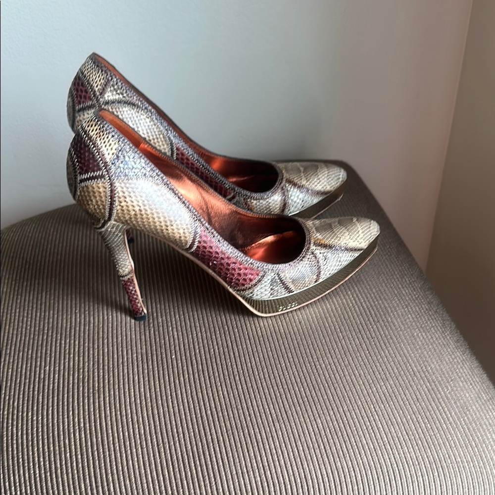 Gucci Elegant Patterned Heels - image 3